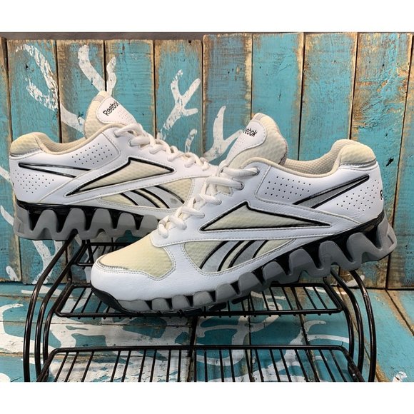 Reebok Shoes Reebok Mens Zigtech Zigtrainer Athletic Shoes J82838